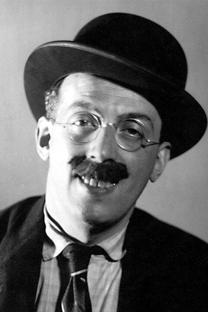 Felix Kühne in Men on the Offsides