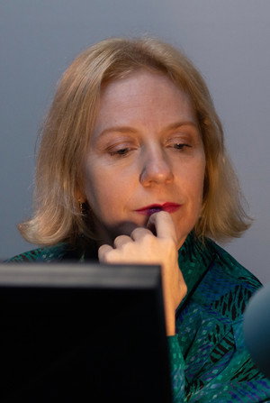 Janaína Pellizzon in Bad Honey