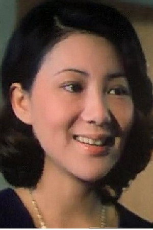 Ling Yin in The Queen Bee