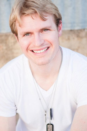 Justin Arnold in Encounter