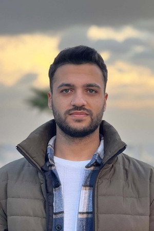 Mo Azawi in Mr. Hidayet