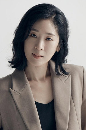 Baek Ji-won in The Poet and the Boy