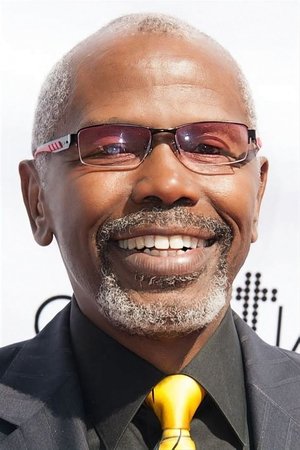 Ernest Lee Thomas in Mega Shark vs. Kolossus