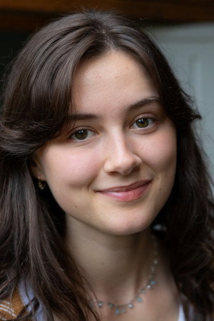 Claire Teske in Solutus
