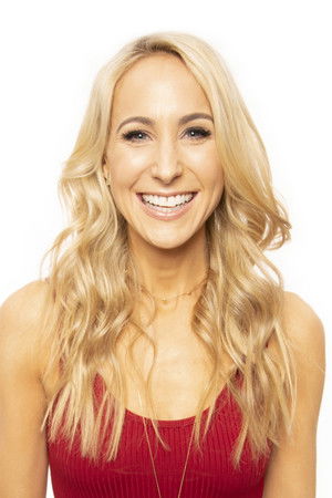 Nikki Glaser in Steps