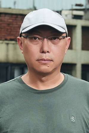 Danny Deng in Dust in the Wind