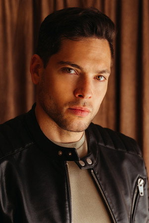 Román Reyes in Ron Hopper s Misfortune