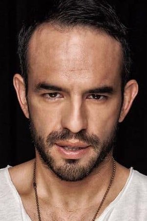 Guillermo Iván in Elliot Loves