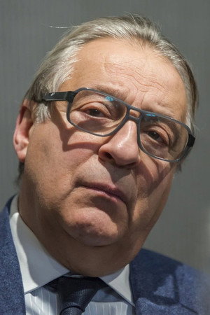 Gennadiy Khazanov in The Coward