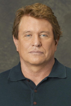 Tom Berenger in Shattered