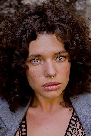 Bruna Linzmeyer in Baby