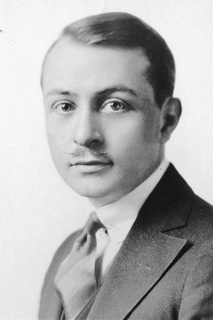 Ernest Truex in Bachelor Mother