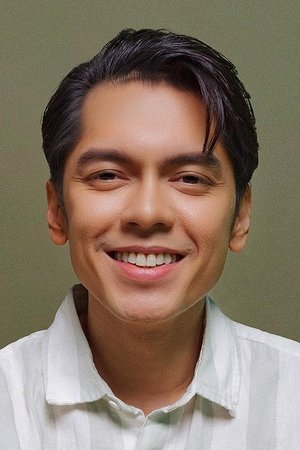 Carlo Aquino in Third World Romance