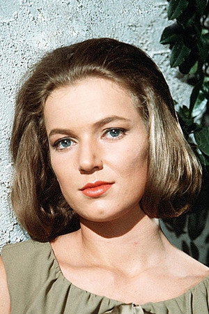 Suzan Farmer in The Devil-Ship Pirates