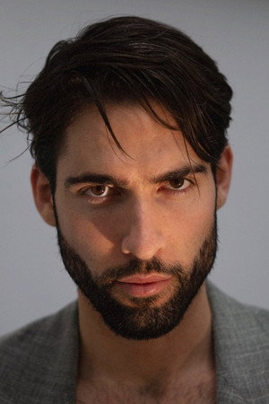 Victor Iván in Rave
