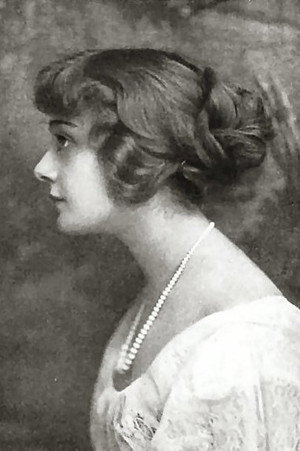 Ruth Findlay in The Salamander