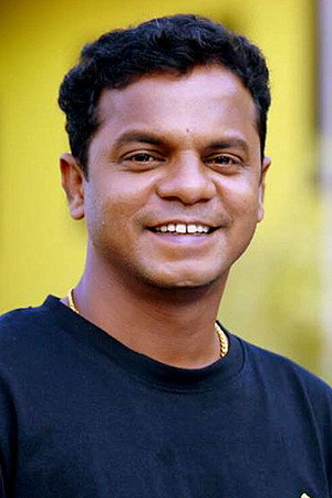 Dharmajan Bolgatty in Street Lights