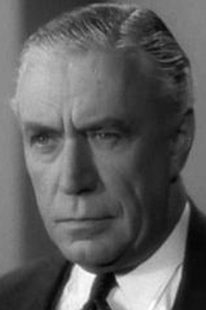 Peter Gawthorne in Ask a Policeman