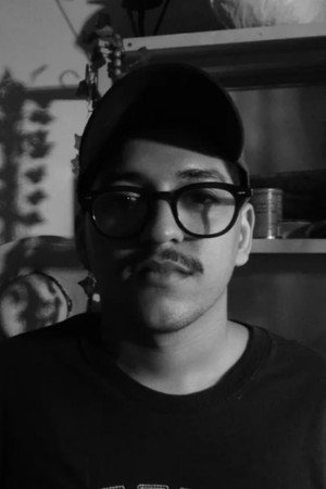 Victor Azê in Devaneios Rodoviários
