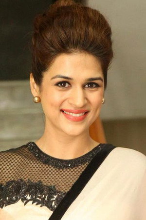 Shraddha Das in The Royal Bengal Tiger