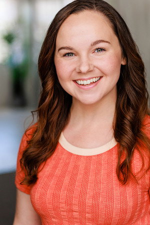 Jen Pierce in Ghosts