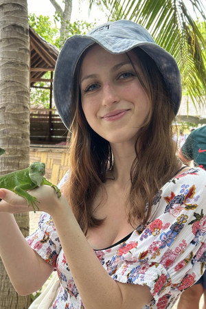 Adesina Sumkoski in AVIATORS
