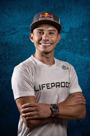 Jonathan Paredes in Coming Up For Air