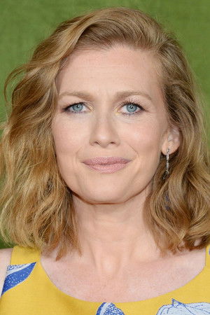 Mireille Enos in Gable